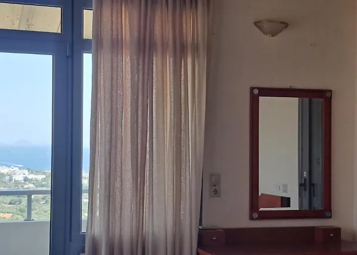 Hercules Hills Sea View 아파트 코스 타운